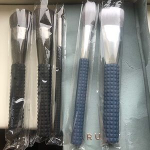 FIVE Laruce makeup brushes